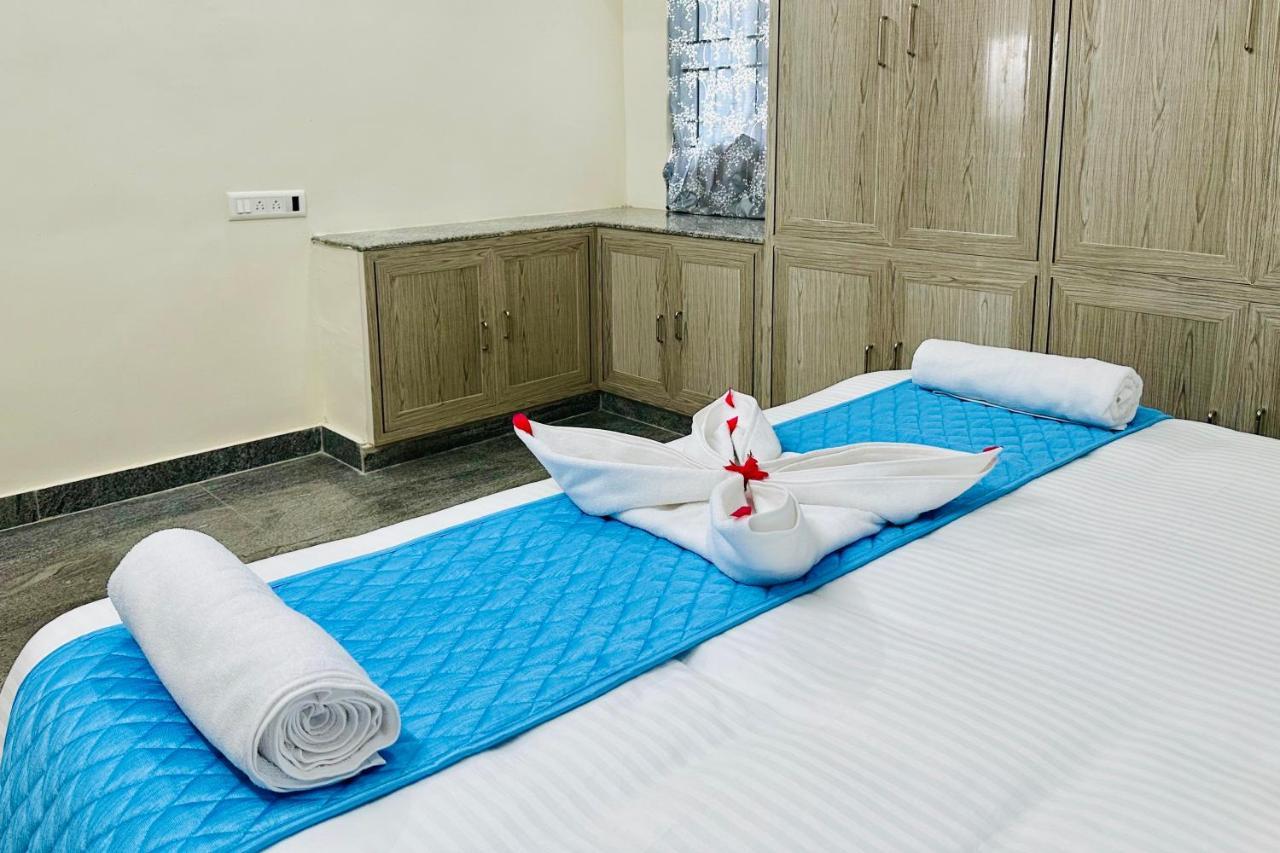 Tirupati Homestay - Ragunatha Resorts - 3Bhk Ac Apartments For Large Families - Free Breakfast - Flyover To Alipiri Gate - Wifi - Android Tv - - Easy Access To Visit All Temples Esterno foto